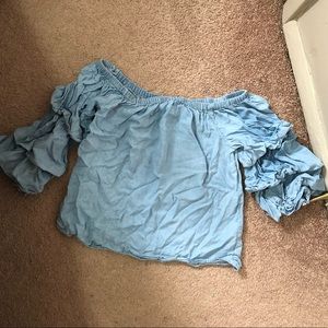 Crop top with cute sleeves